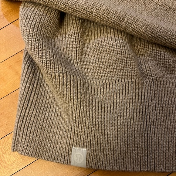 Lululemon collared merino wool blend sweater - Picture 7 of 7